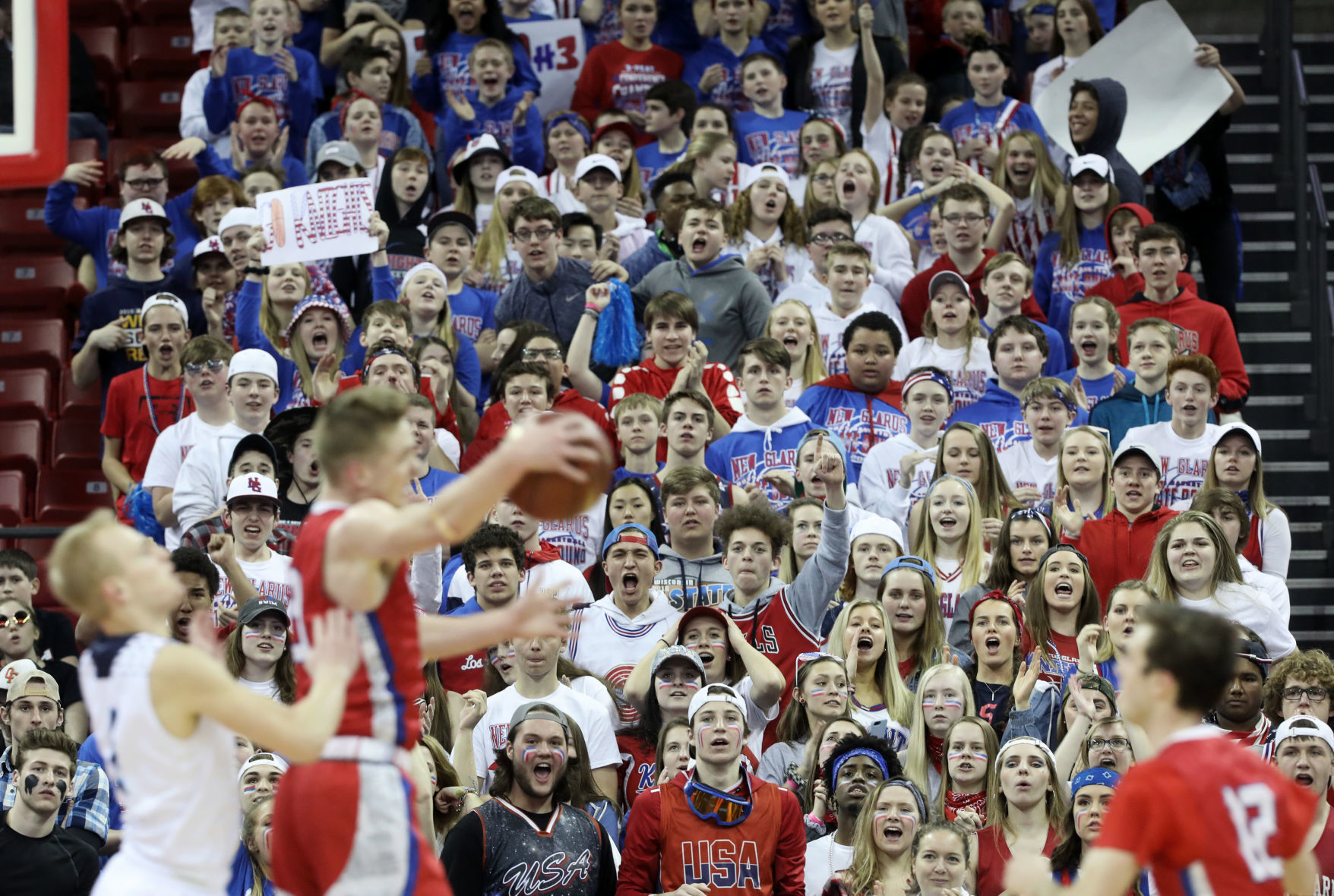 New Glarus 44, Manitowoc Roncalli 41